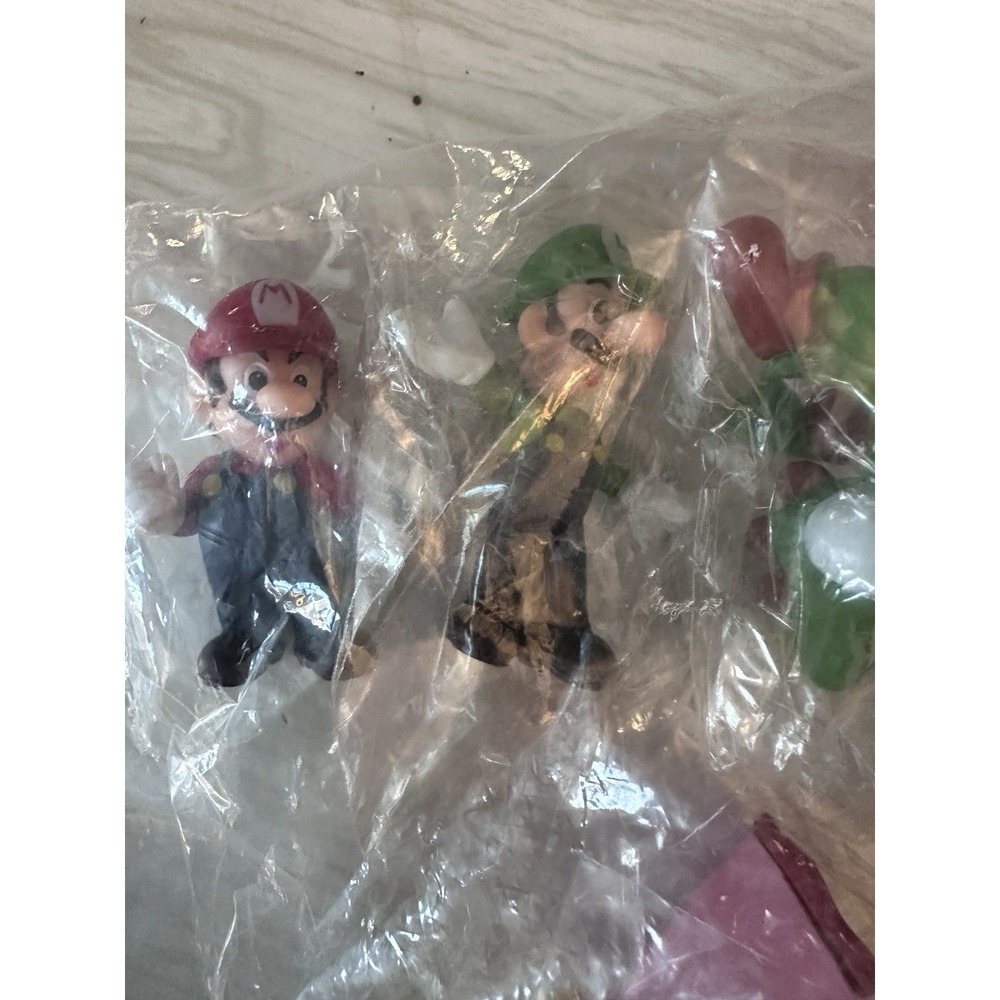 Nintendo Super Mario Bros Mini Figure Set Mario Luigi Peach Yoshi Toad Excellent